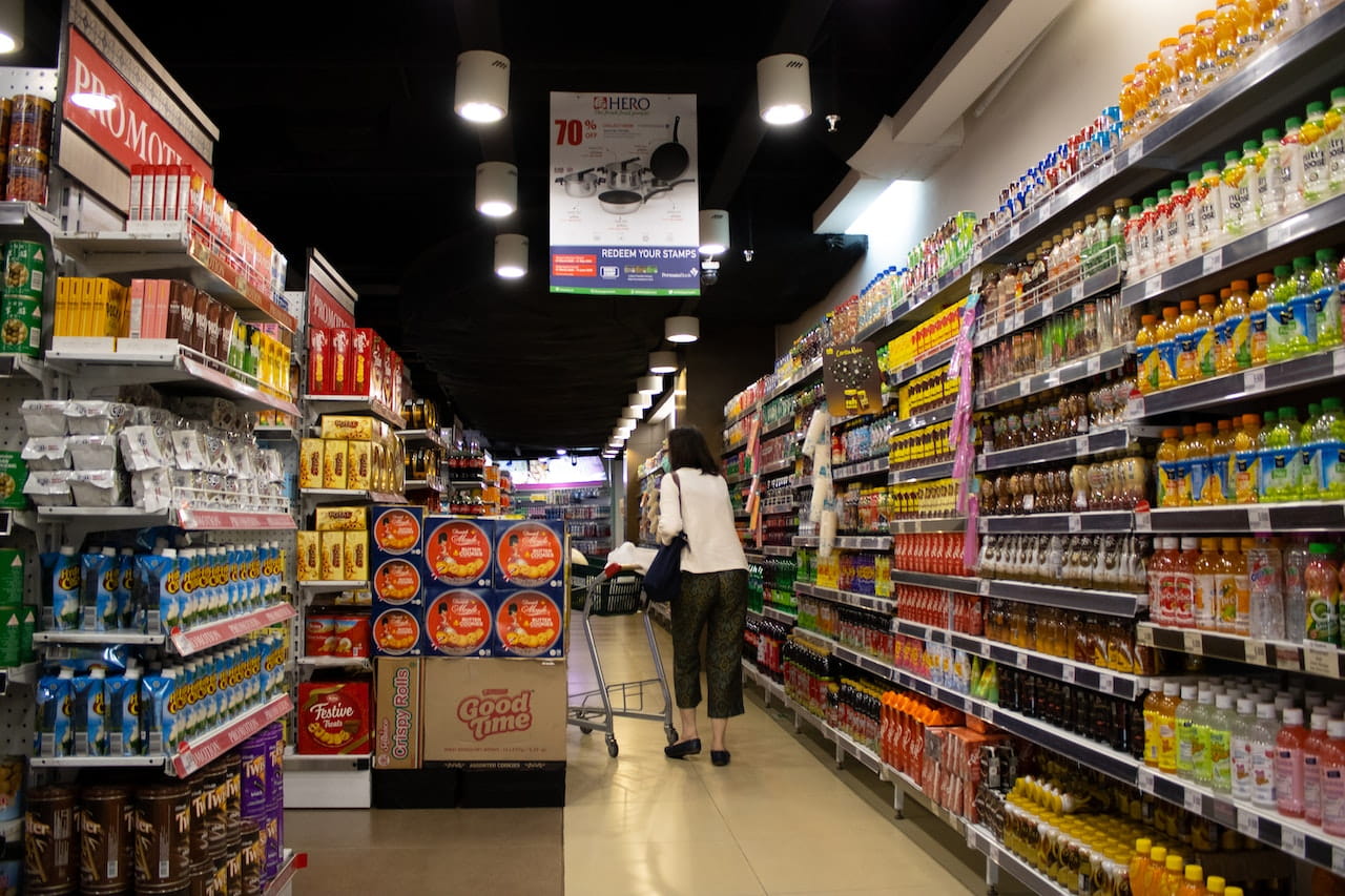 Compre alimentos baratos em Hipermercados atacadistas